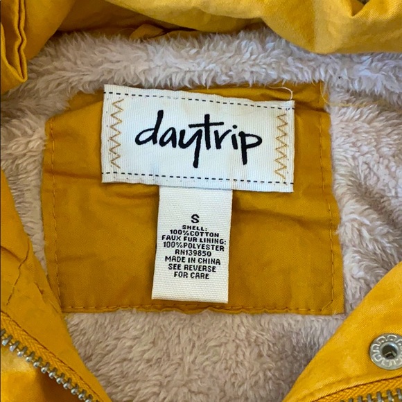 Yellow Vest - Picture 2 of 4